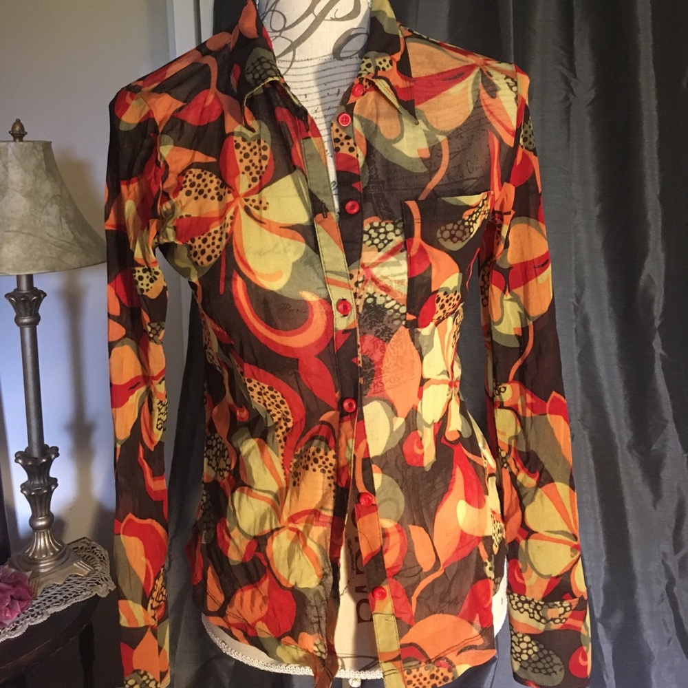 Mexx top size large but fits like a small